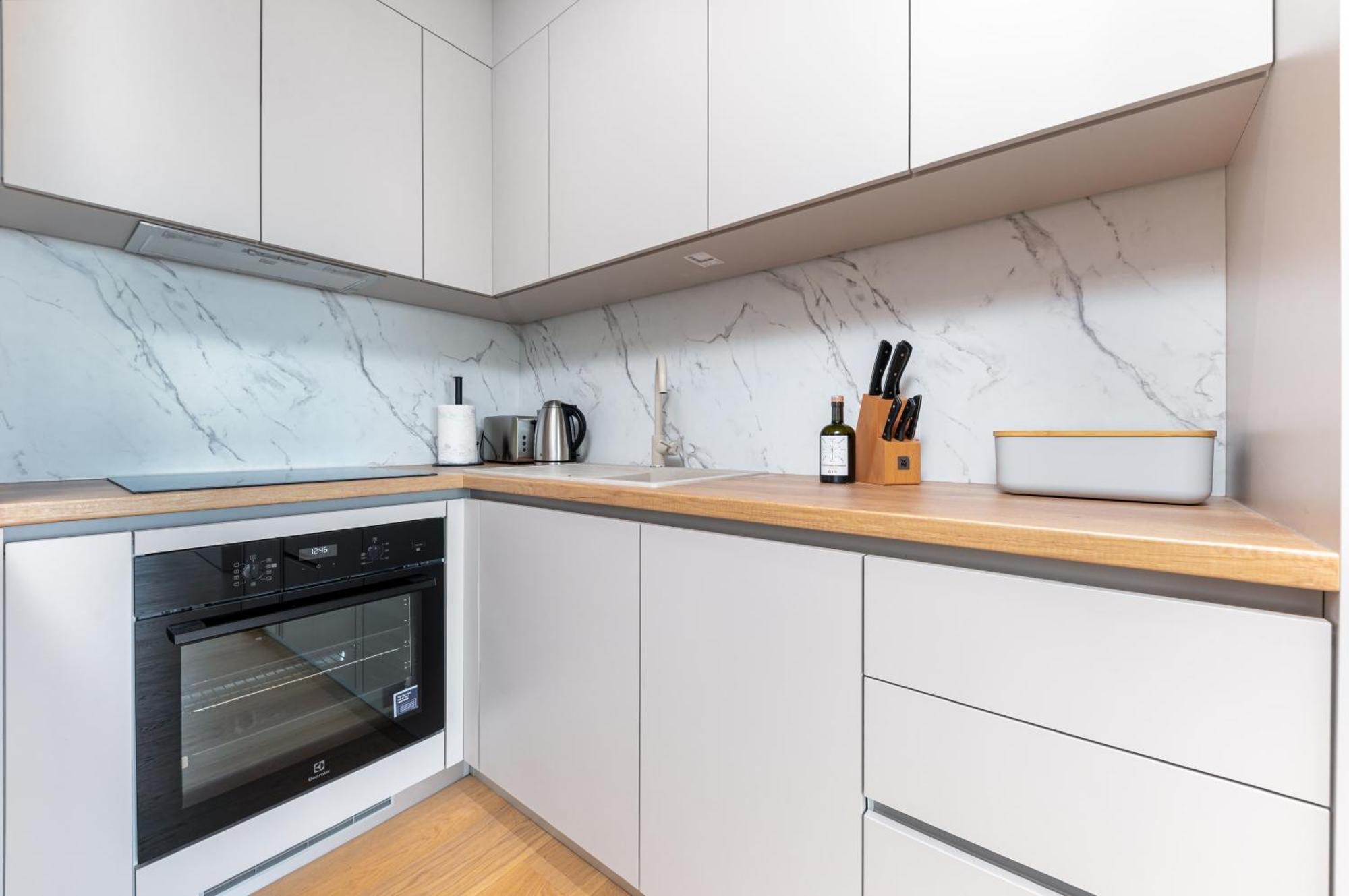 Luxury Adria Sea City & Mountain View Apartment มาคาร์สกา ภายนอก รูปภาพ